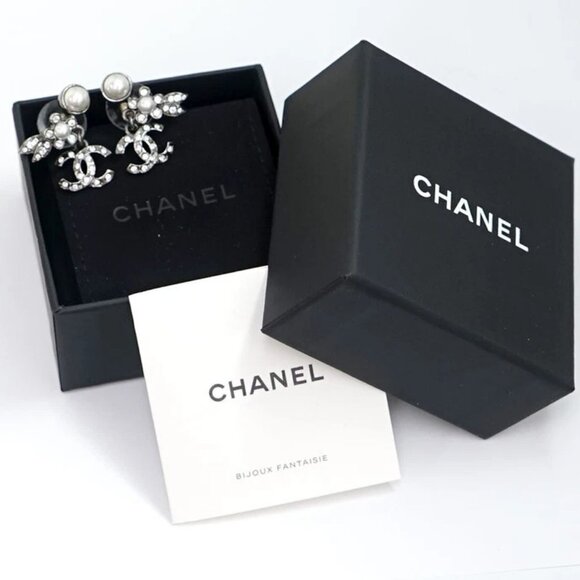 CHANEL CC Logo Rhinestone Pearl Flower Stud Earrings Silver Tone C21B Auth w/Box - Picture 4 of 16